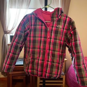 Like new size 14/16 girls reversible North face jacket !